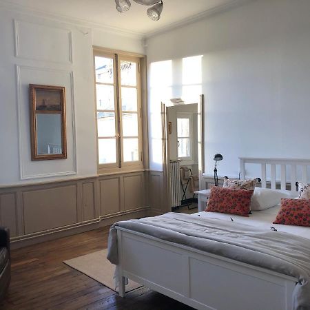 Beautifully Renovated Rooms On Place New York Angoulême Buitenkant foto
