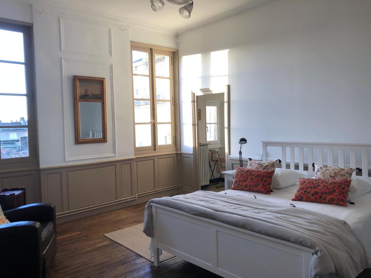 Beautifully Renovated Rooms On Place New York Angoulême Buitenkant foto